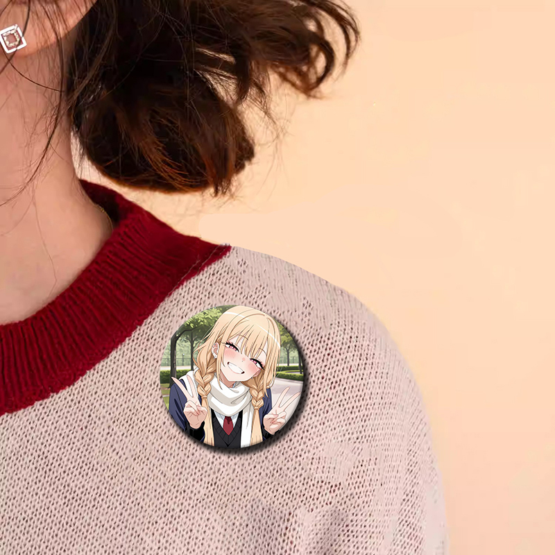 دبوس معدني مطلي بالمينا لشخصية - مراجعة Anime Cosplay Idea وسعره